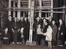 十代 冨田屋 籐兵衛によって建てられた西陣・冨田屋